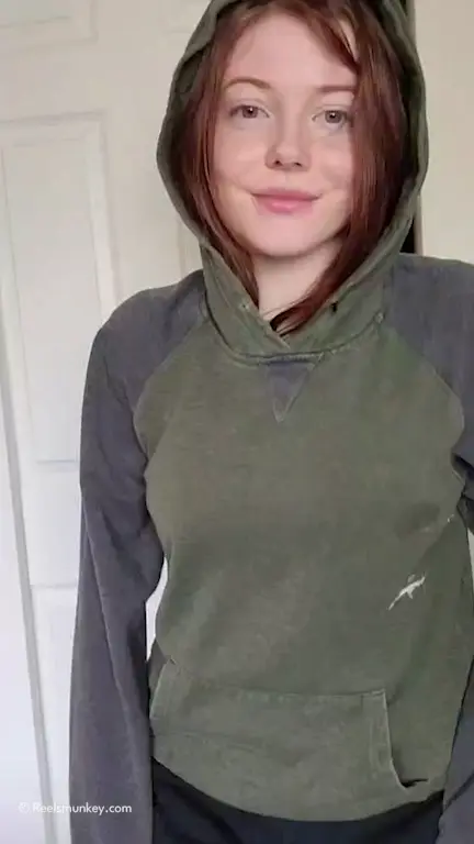 See this sexy Thot with nice curves going baggy to nude on TikTok