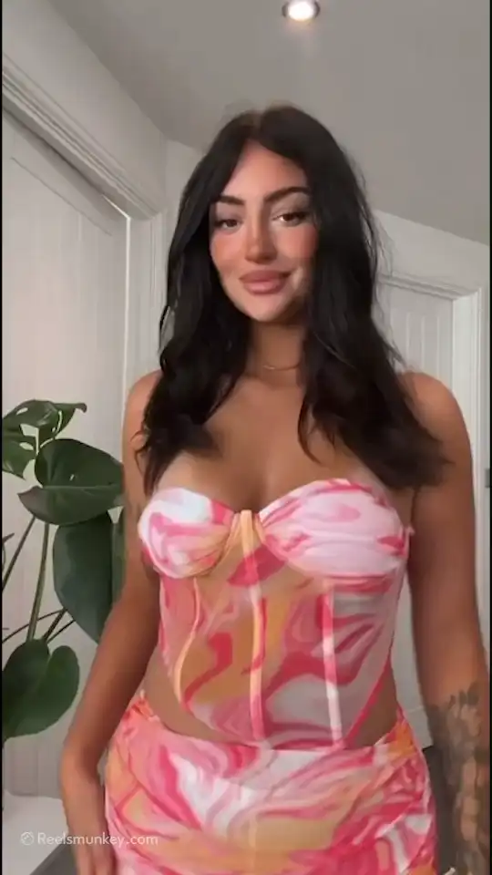 This brunette shows her natural tiktok tits on the jump