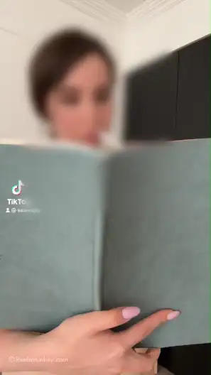 Thick boobs scholar girl Susanna drops her nice Tits on TikTok