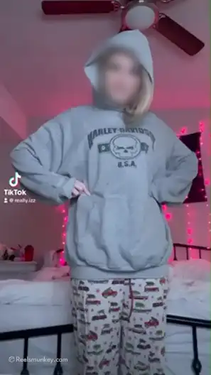 Cute teen on her baggy jacket reveals her nudes on NSFW TikTok