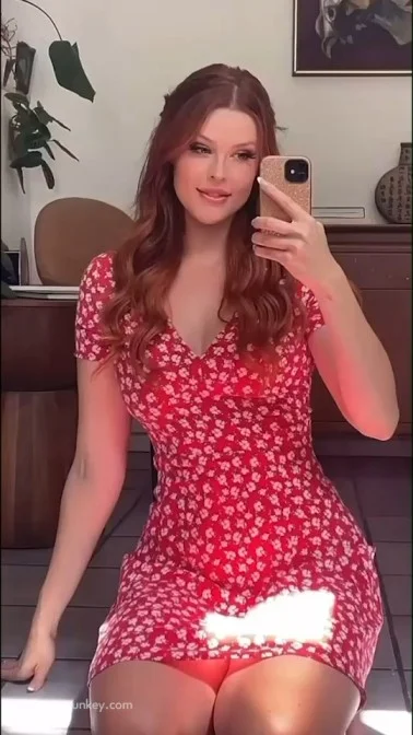 Sexy big girl in her red panties leaks her nice Tits on TikTok